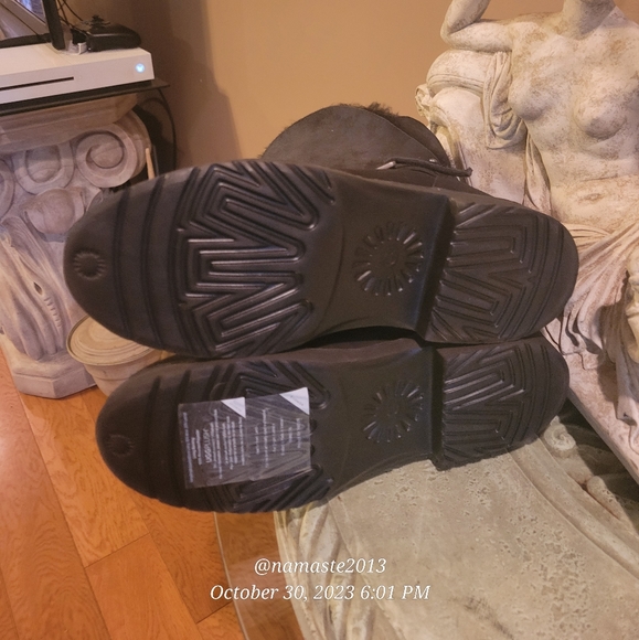 UGG Women's Syden Black Suede Sheepskin Cuffable Boots 1120702  Sz 9M NWT #609 - Picture 6 of 15